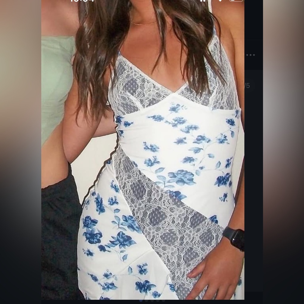 Floral Blue and White Mini White Fox Dress with Lace Detail size XS